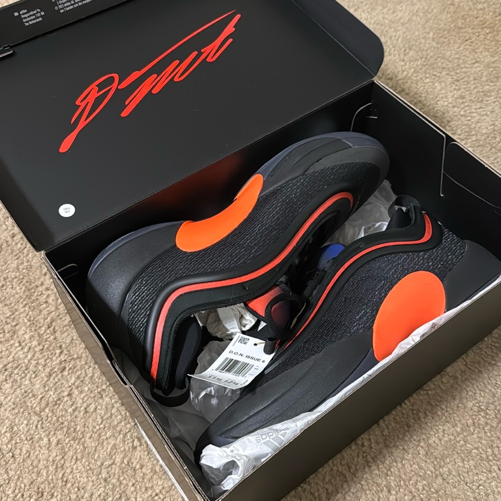 D.O.N. ISSUE #6 SPIDA BASKETBALL SHOES - NWT